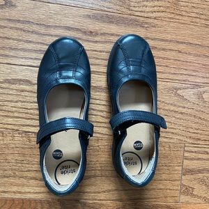 Stride rite Girl’s Mary Jane  Claire  Black School Shoes sz 3